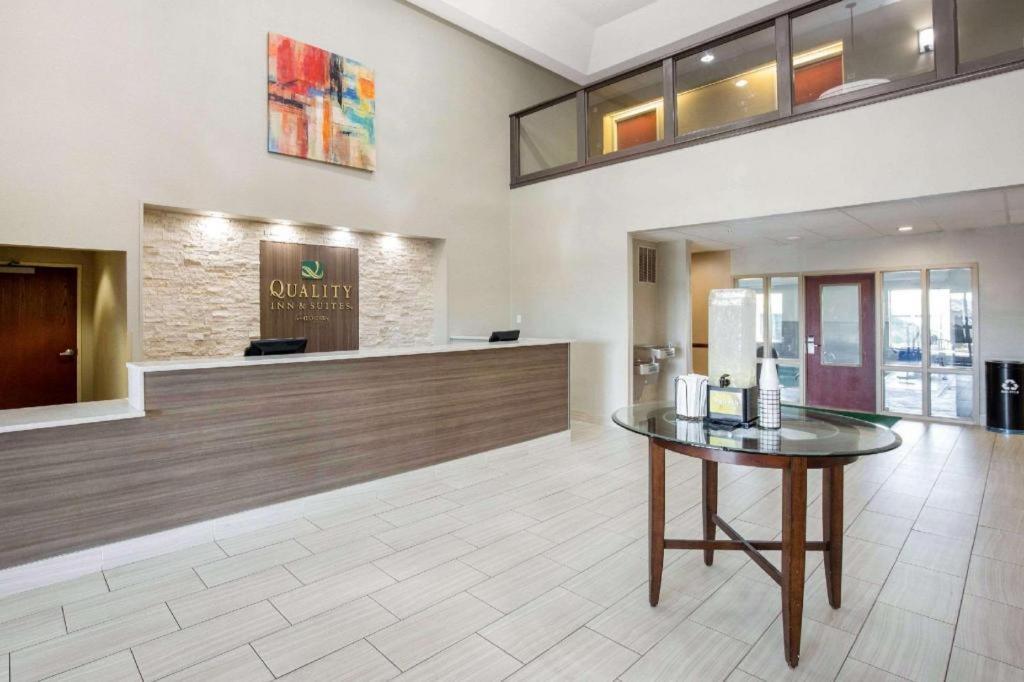 Quality Inn & Suites Arnold - St Louis Экстерьер фото